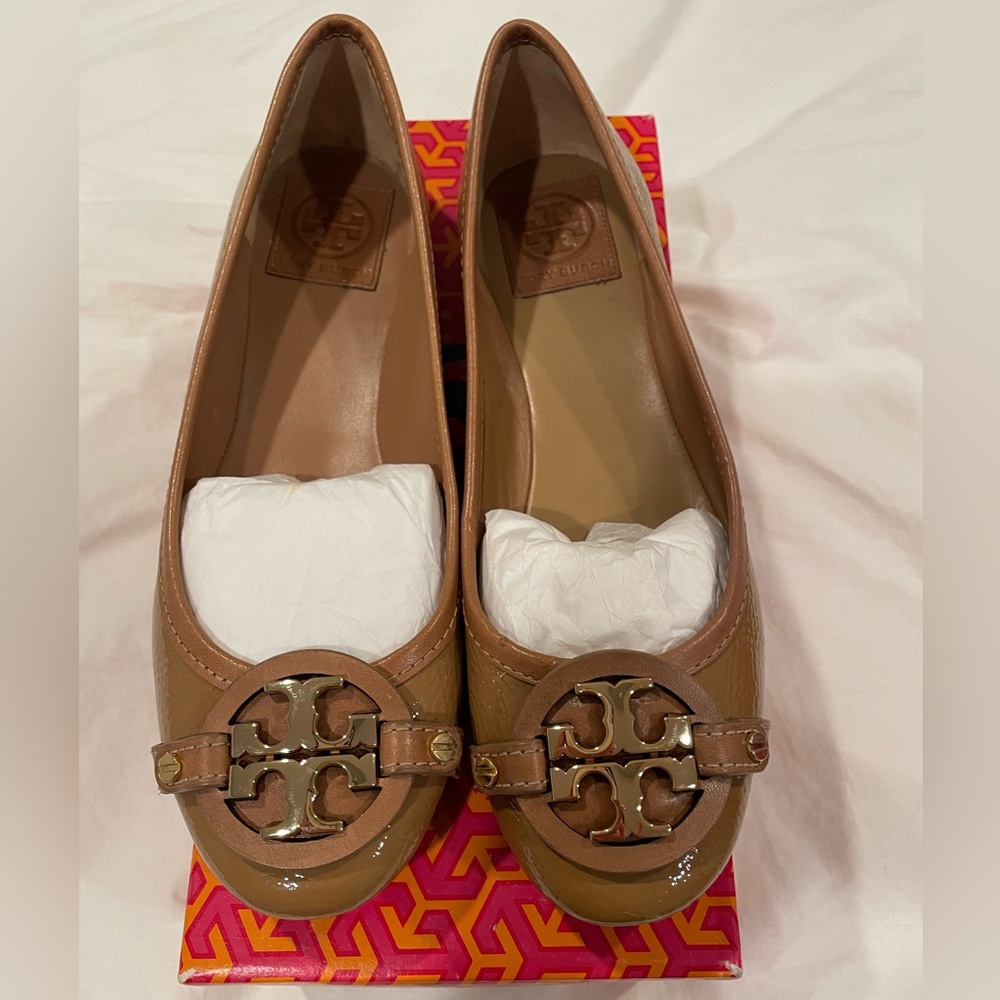 Tory Burch Aaden Ballet Flats Brown Patent Leather with Gold Logo